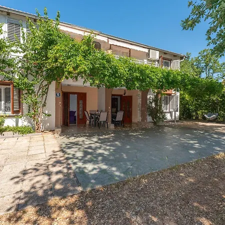 Apartment Lovely In Pakostane